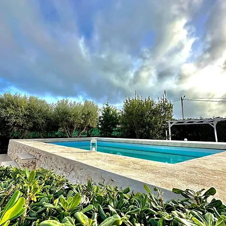 Leale Guest house *
