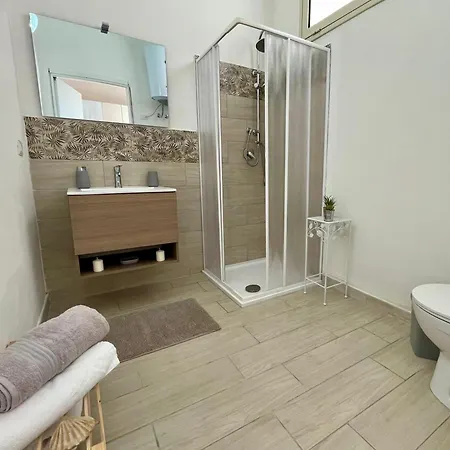 Leale Guest house *